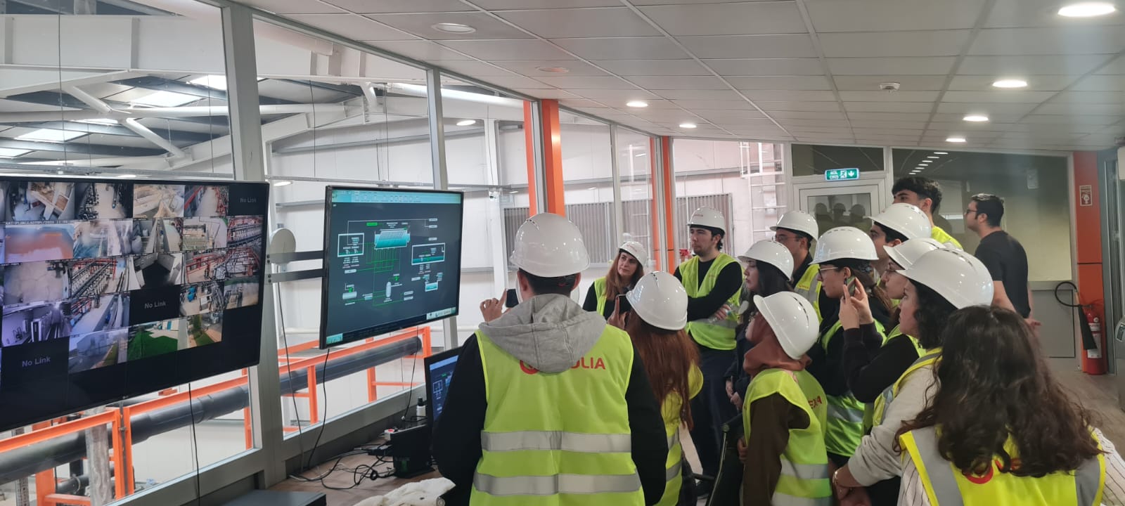 Veolia 2.jpeg (145 KB)