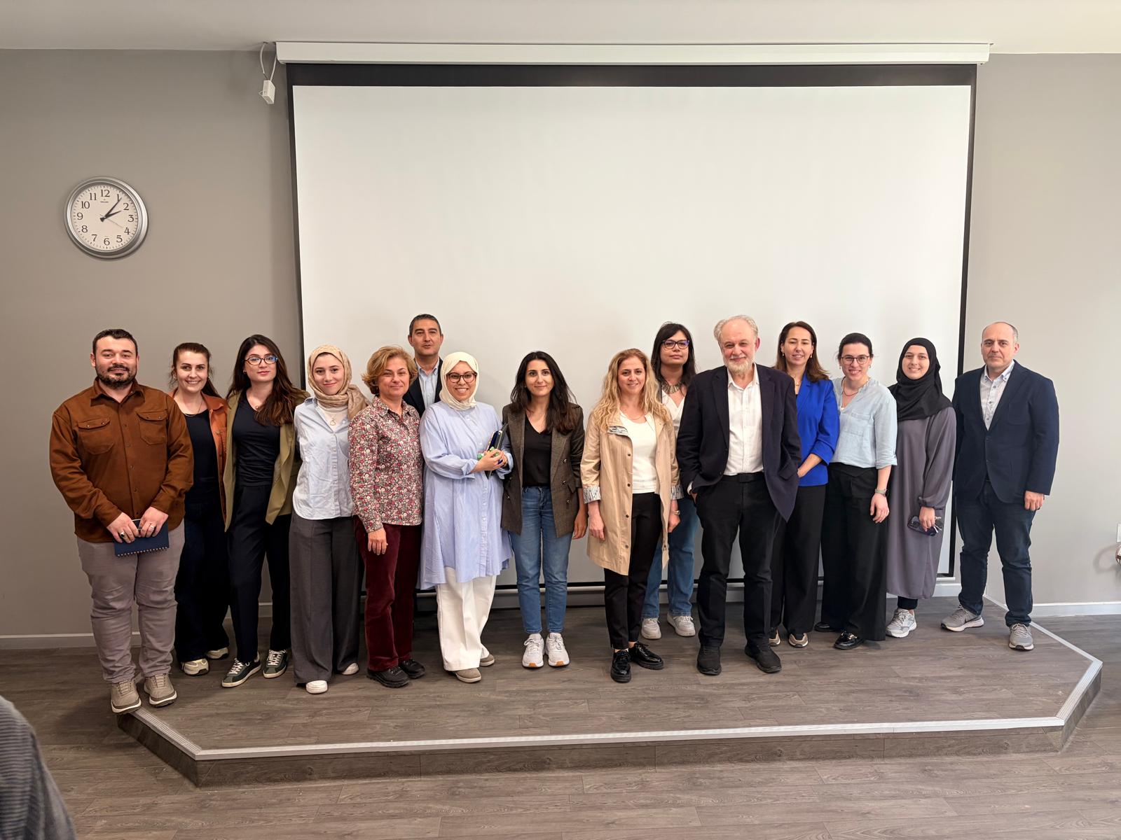 Prof.Dr. Ahmet Mete Saatçı 4.jpeg (190 KB)